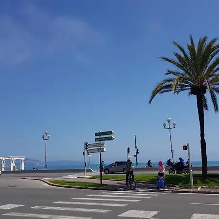 Beau à 50m De La *
