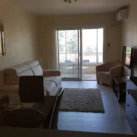 Beau A 50m De La 公寓