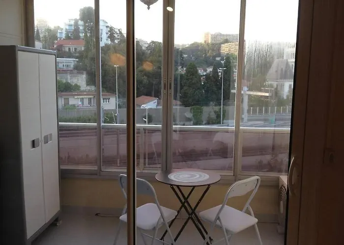 Beau A 50m De La דירה *