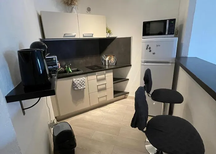 Beau A 50m De La *