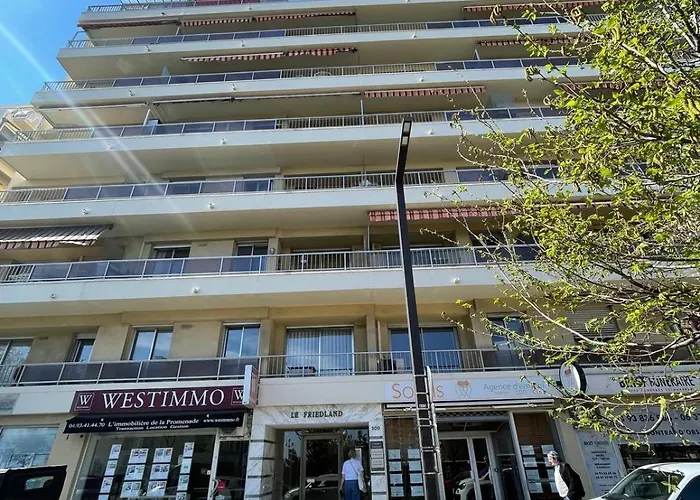 Beau A 50m De La * Nice