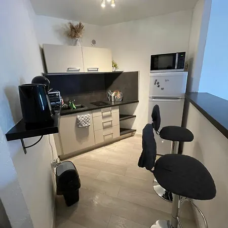 Beau A 50m De La *